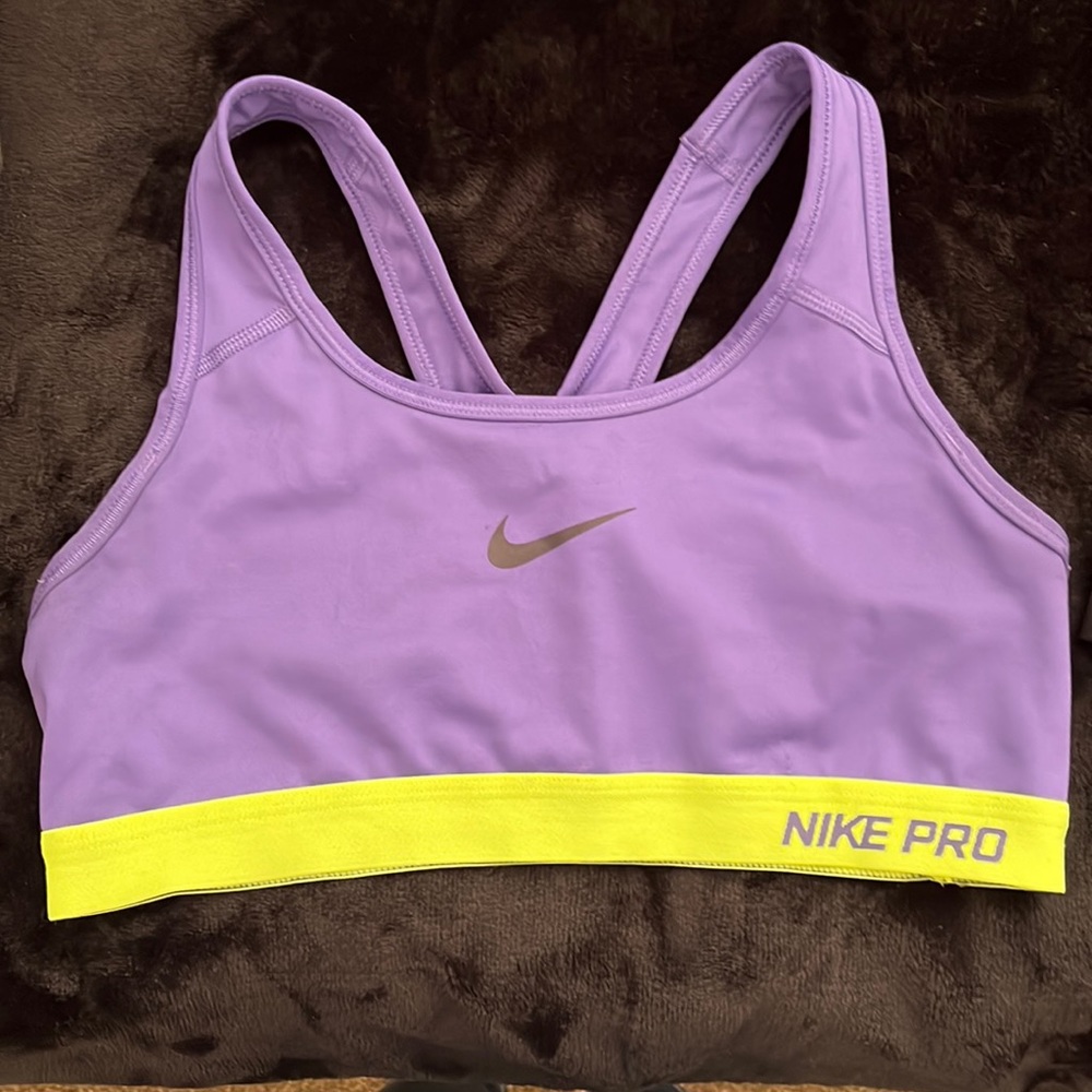 Nike pro sports bra